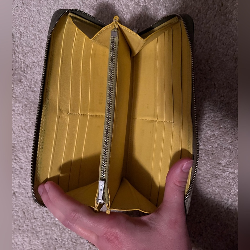 Celine Wallet - Picture 7 of 9